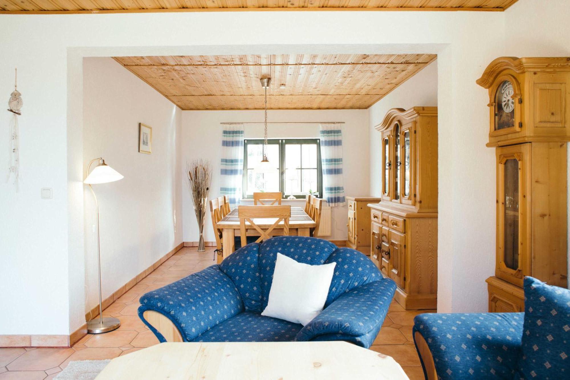 Und -wohnung Unterm Reetdach In Woorke