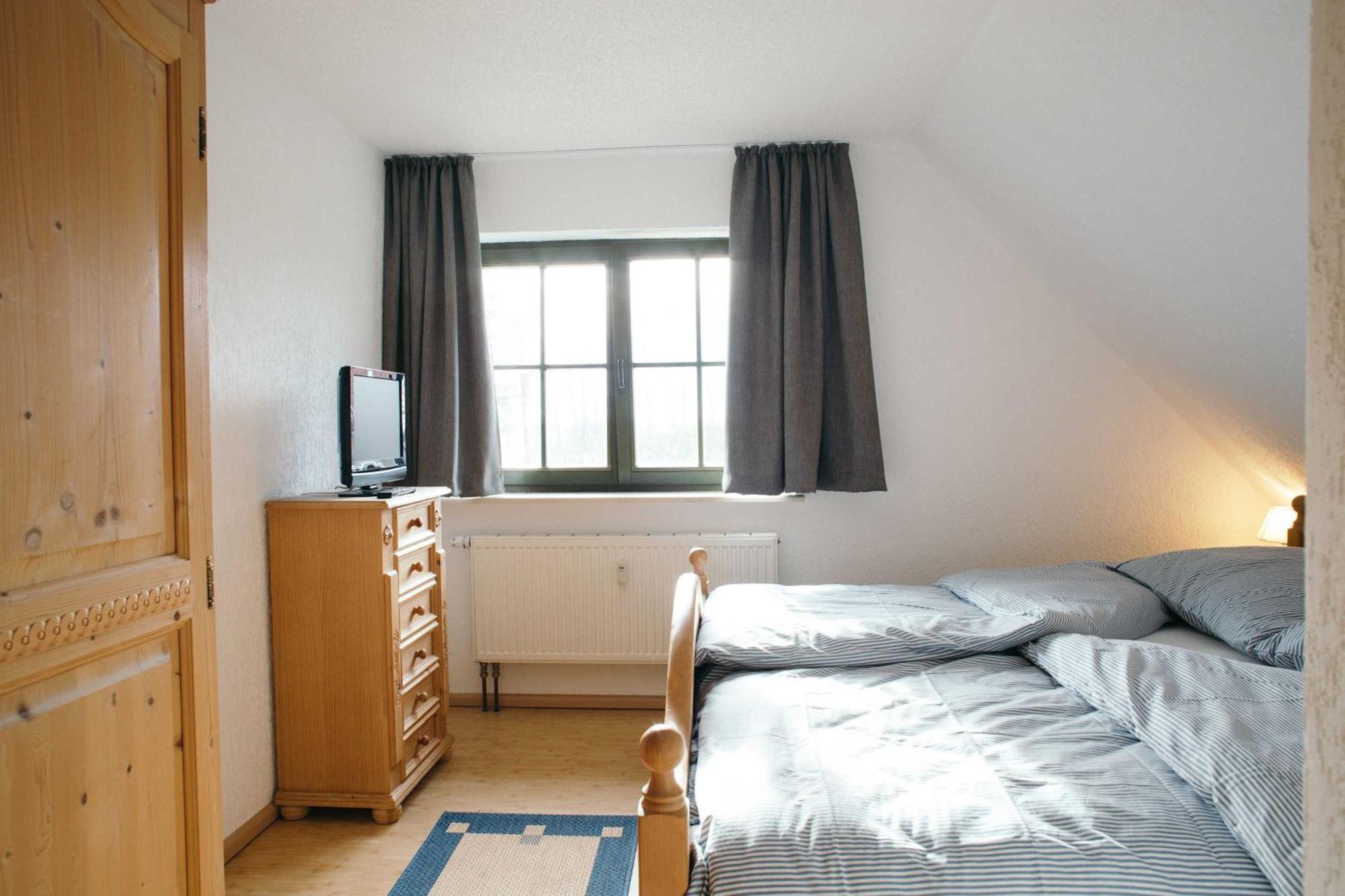 Und -wohnung Unterm Reetdach In Woorke *
